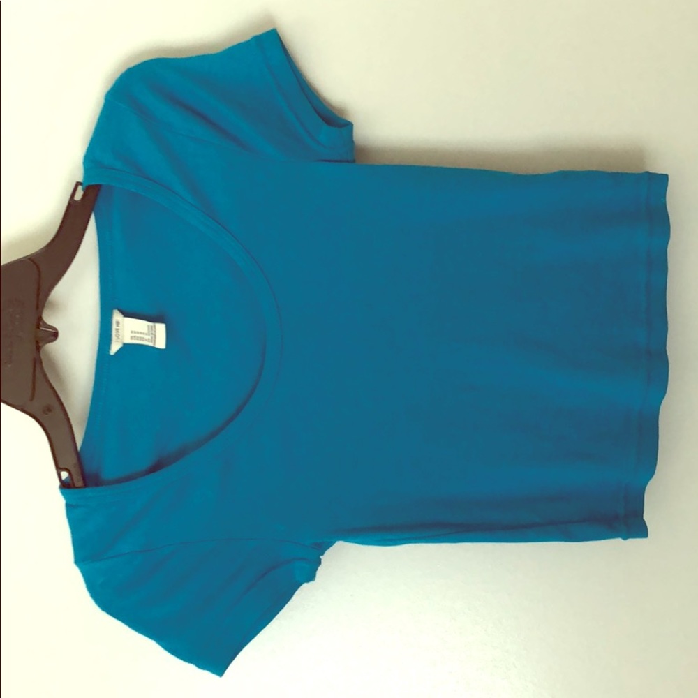 Fitted blue crop top 👚